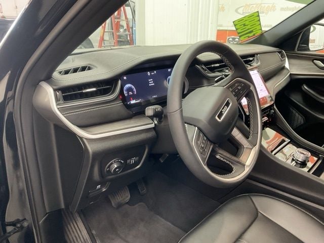 2025 Jeep Grand Cherokee L Limited 4x4