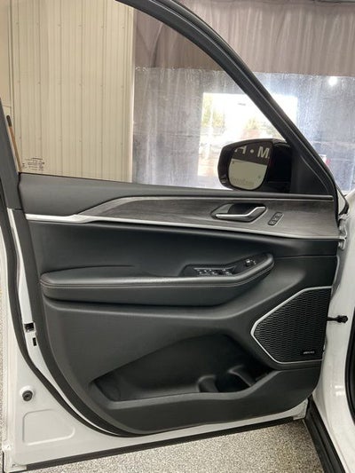 2022 Jeep Grand Cherokee L Limited 4x4