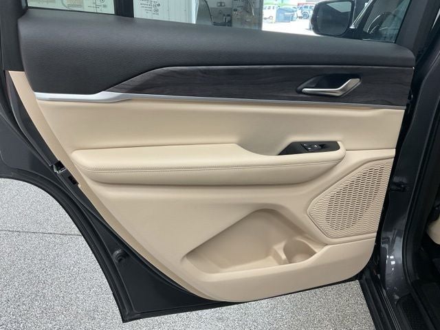2025 Jeep Grand Cherokee L Limited 4x4