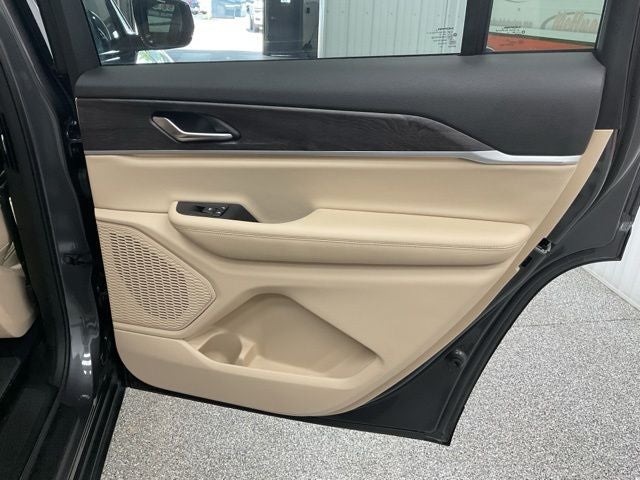 2025 Jeep Grand Cherokee L Limited 4x4