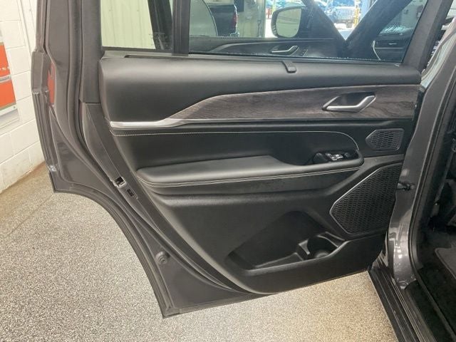 2025 Jeep Grand Cherokee L Overland 4x4