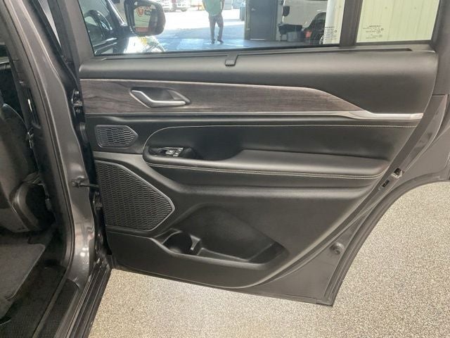 2025 Jeep Grand Cherokee L Overland 4x4
