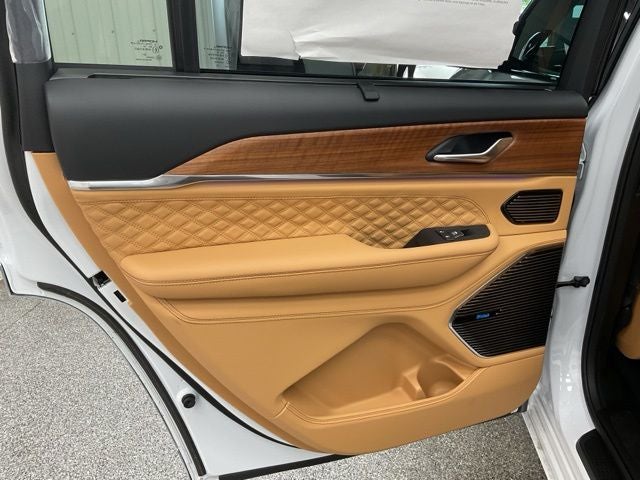 2026 Jeep Grand Cherokee GRAND CHEROKEE L SUMMIT 4X4