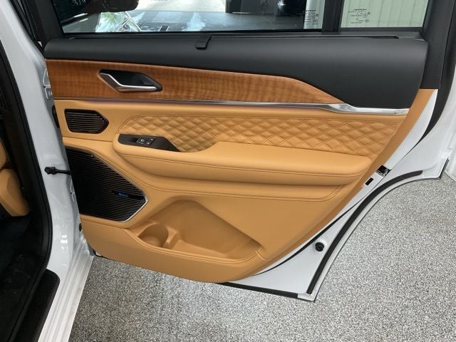 2026 Jeep Grand Cherokee GRAND CHEROKEE L SUMMIT 4X4