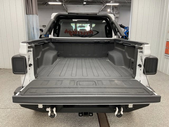 2025 Jeep Gladiator Nighthawk
