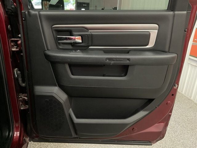 2024 RAM 1500 Classic Warlock Crew Cab 4x4 5'7' Box