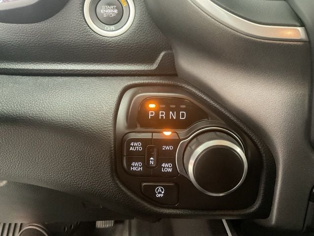 2020 RAM 1500 Big Horn Crew Cab 4x4 5'7' Box