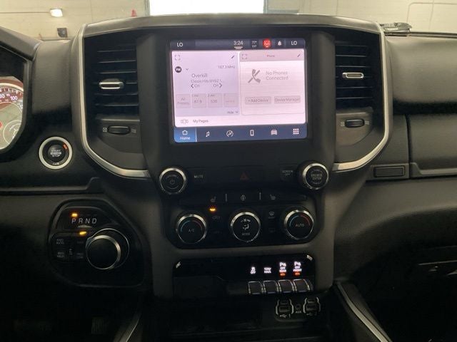 2022 RAM 1500 Big Horn Quad Cab 4x4 6'4' Box
