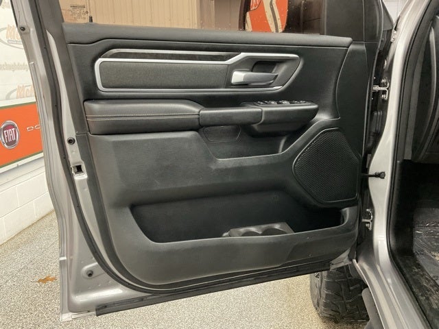 2020 RAM 1500 Big Horn Crew Cab 4x4 5'7' Box