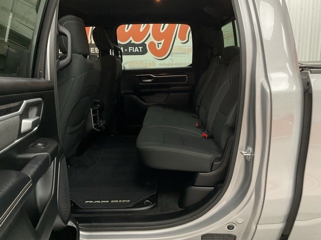 2020 RAM 1500 Big Horn Crew Cab 4x4 5'7' Box