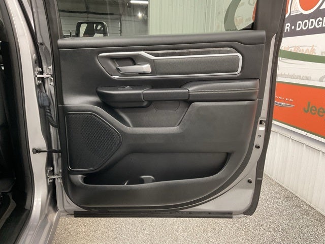 2020 RAM 1500 Big Horn Crew Cab 4x4 5'7' Box