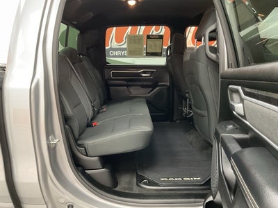 2020 RAM 1500 Big Horn Crew Cab 4x4 5'7' Box