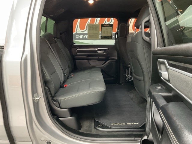 2020 RAM 1500 Big Horn Crew Cab 4x4 5'7' Box