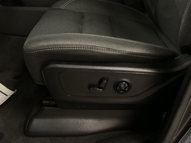 2020 RAM 1500 Big Horn Crew Cab 4x4 5'7' Box