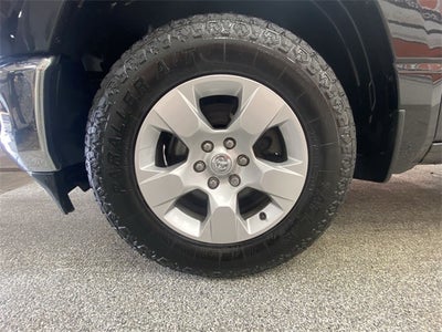 2020 RAM 1500 Big Horn Crew Cab 4x4 5'7' Box