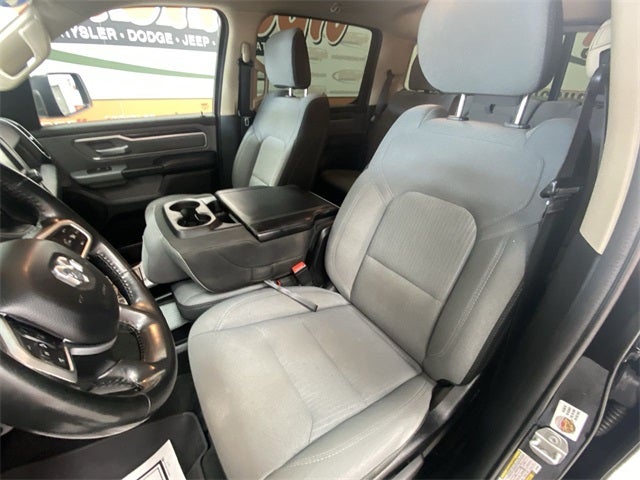 2020 RAM 1500 Big Horn Crew Cab 4x4 5'7' Box