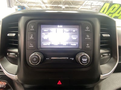 2020 RAM 1500 Big Horn Crew Cab 4x4 5'7' Box