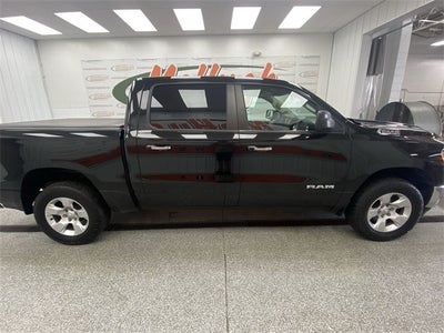 2020 RAM 1500 Big Horn Crew Cab 4x4 5'7' Box