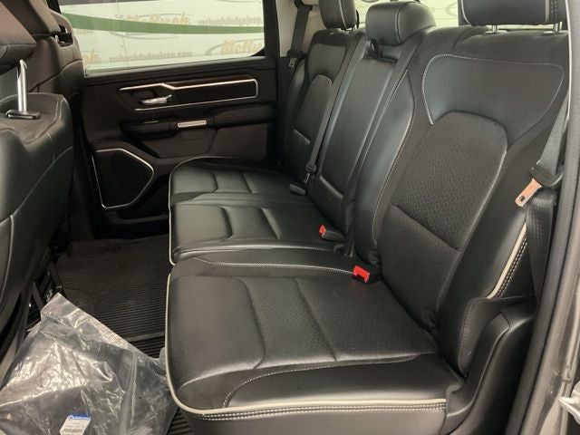 2022 RAM 1500 Laramie Crew Cab 4x4 5'7' Box