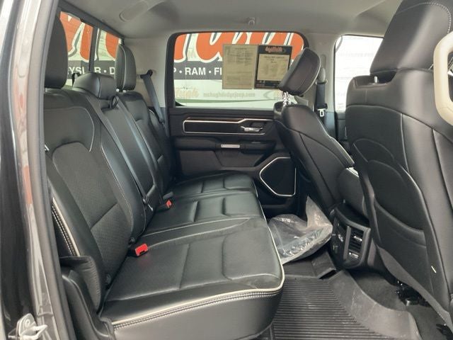 2022 RAM 1500 Laramie Crew Cab 4x4 5'7' Box