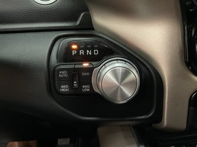 2019 RAM 1500 Laramie Crew Cab 4x4 5'7' Box