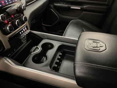 2019 RAM 1500 Laramie Crew Cab 4x4 5'7' Box