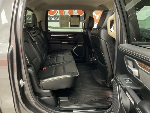 2019 RAM 1500 Laramie Crew Cab 4x4 5'7' Box