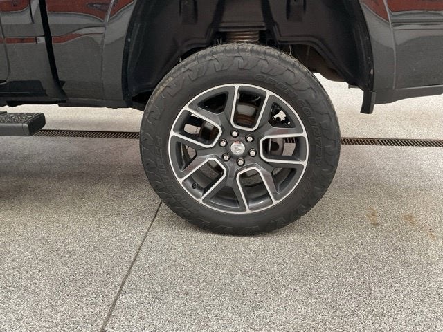 2019 RAM 1500 Laramie Crew Cab 4x4 5'7' Box