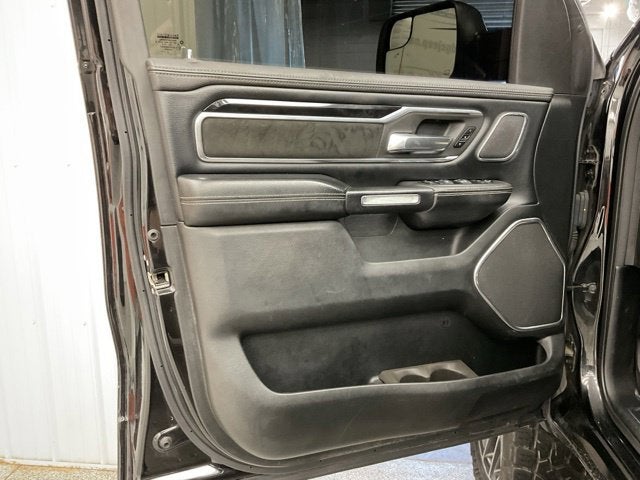 2019 RAM 1500 Laramie Crew Cab 4x4 5'7' Box