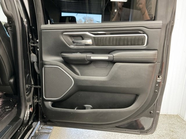 2019 RAM 1500 Laramie Crew Cab 4x4 5'7' Box