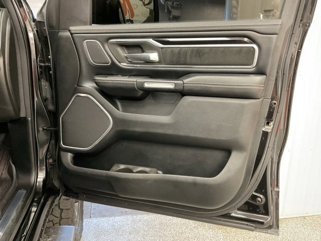 2019 RAM 1500 Laramie Crew Cab 4x4 5'7' Box