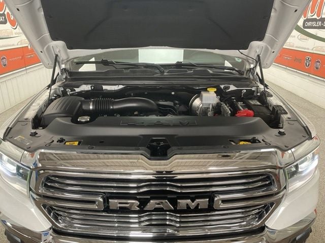 2022 RAM 1500 Laramie Crew Cab 4x4 5'7' Box
