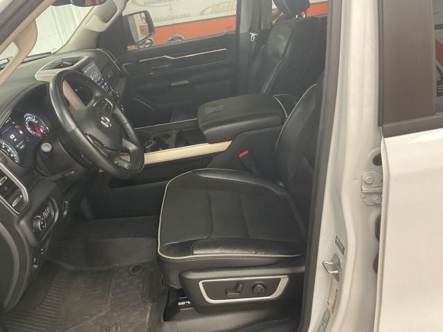 2022 RAM 1500 Laramie Crew Cab 4x4 5'7' Box