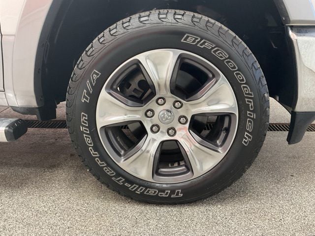 2021 RAM 1500 Laramie Crew Cab 4x4 5'7' Box