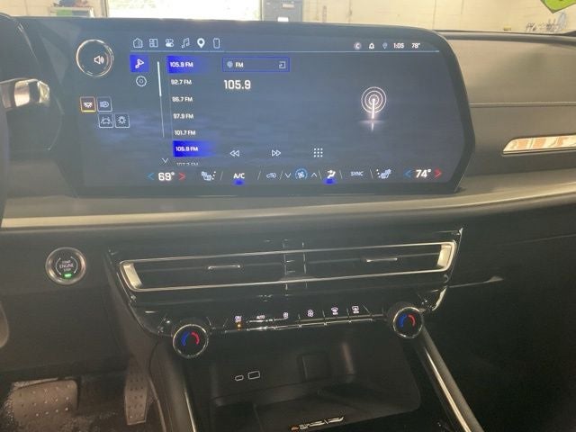 2025 Chevrolet Traverse FWD LT