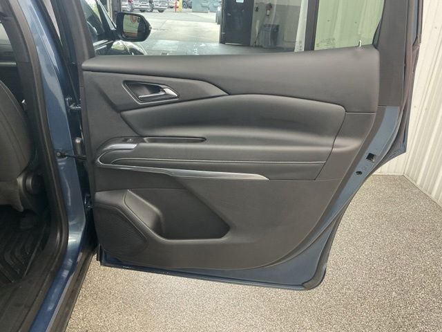 2025 Chevrolet Traverse FWD LT