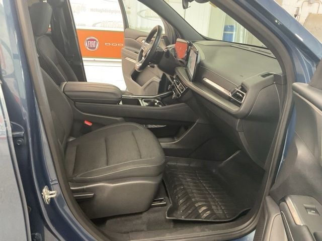 2025 Chevrolet Traverse FWD LT