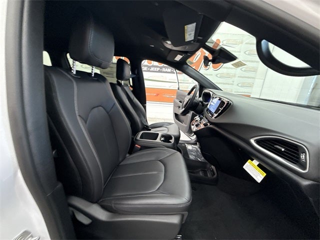 2026 Chrysler Voyager VOYAGER LX