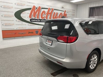 2022 Chrysler Voyager LX