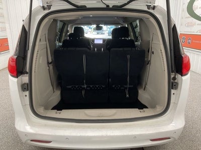 2022 Chrysler Voyager LX