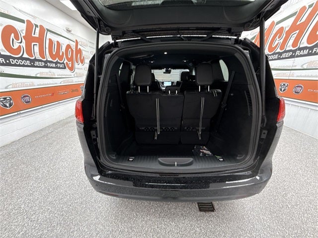 2026 Chrysler Voyager VOYAGER LX