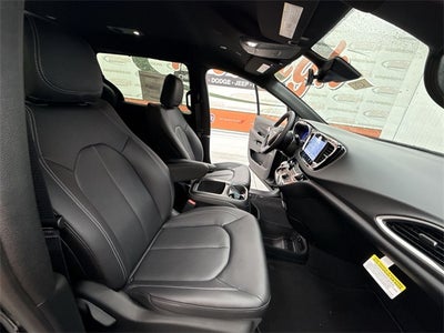 2026 Chrysler Voyager VOYAGER LX