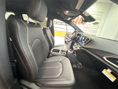 2026 Chrysler Voyager VOYAGER LX