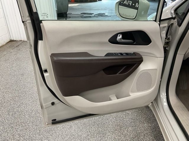2021 Chrysler Pacifica Touring