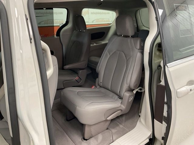 2021 Chrysler Pacifica Touring