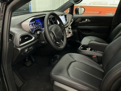 2027 Chrysler Pacifica PACIFICA SELECT AWD