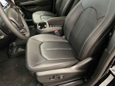 2027 Chrysler Pacifica PACIFICA SELECT AWD