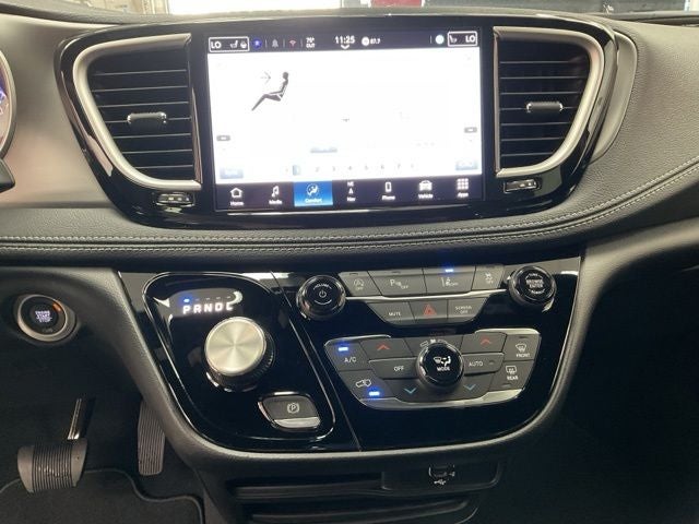 2027 Chrysler Pacifica PACIFICA SELECT AWD