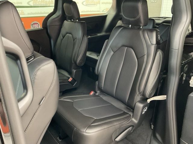 2027 Chrysler Pacifica PACIFICA SELECT AWD