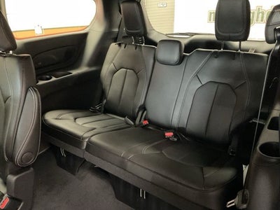 2027 Chrysler Pacifica PACIFICA SELECT AWD